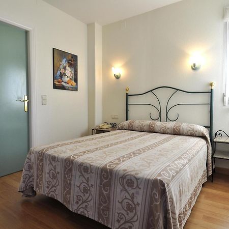 阿罗索蒂略公寓式酒店 拉拉斯特里拉 客房 照片